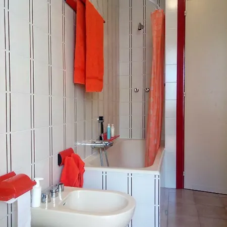 Elena' S Cozy * קליארי